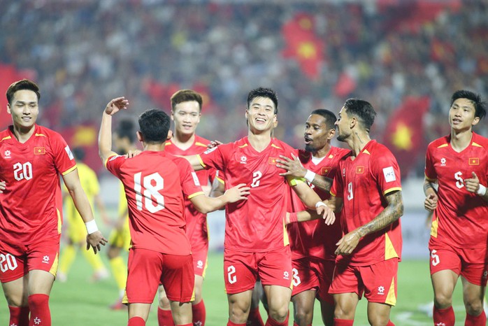 HLV Kim Sang-sik muốn cùng tuyển Việt Nam "phá dớp" tại AFF Cup 2026 - 1