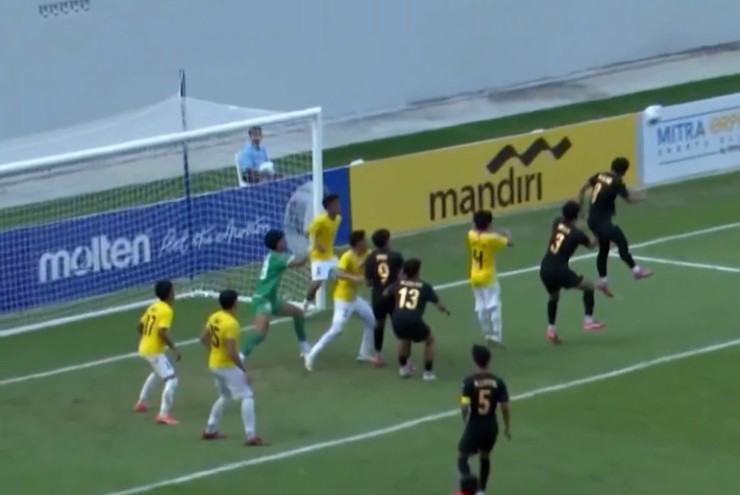 U19 Malaysia dồn ép liên tục