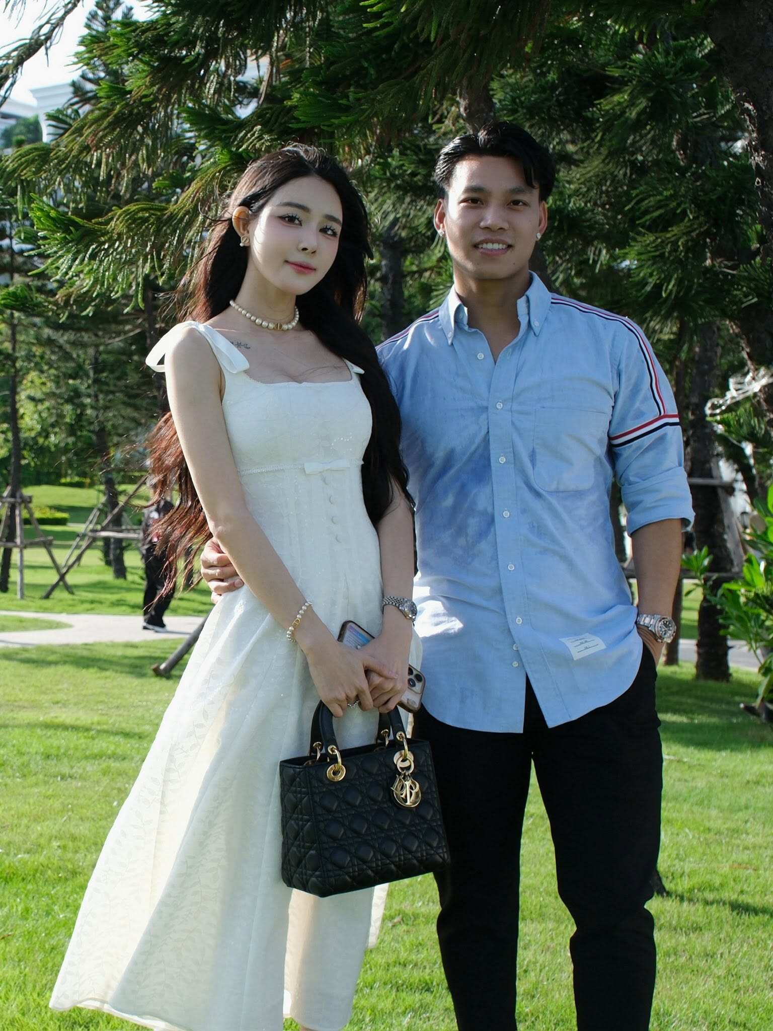Cả hai đã trải qua nhiều năm tìm hiểu trước khi quyết định về chung một nhà.