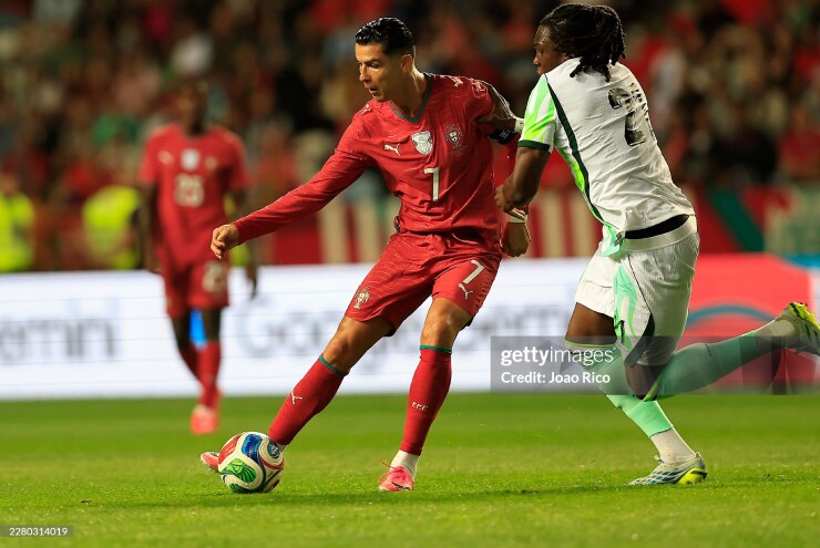 Ronaldo bỏ lỡ đáng tiếc
