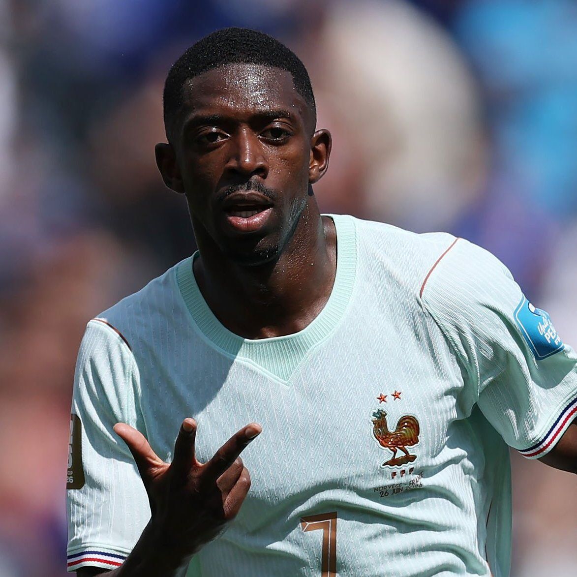 Dembele giúp Pháp có được 3 bàn thắng chỉ sau 32 phút