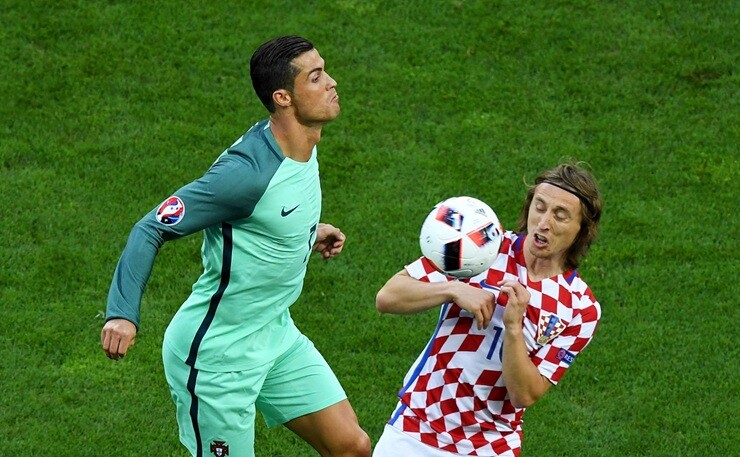 Năm tháng trôi qua, nhưng Ronaldo và Modric vẫn là những đầu tàu của đội tuyển quốc gia mình