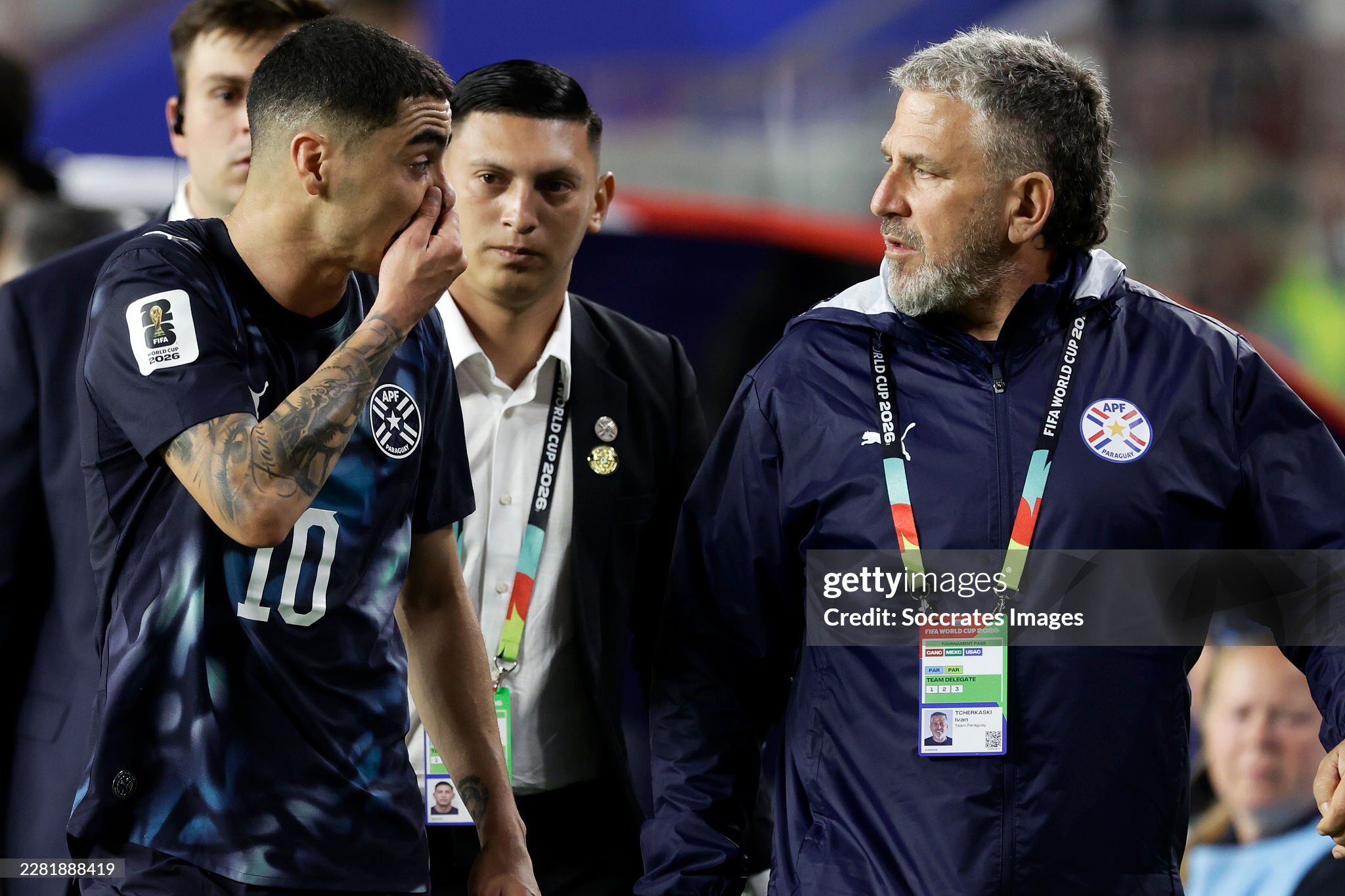 Almiron bị thẻ đỏ vì che miệng, luật lạ ở World Cup được áp dụng - 6