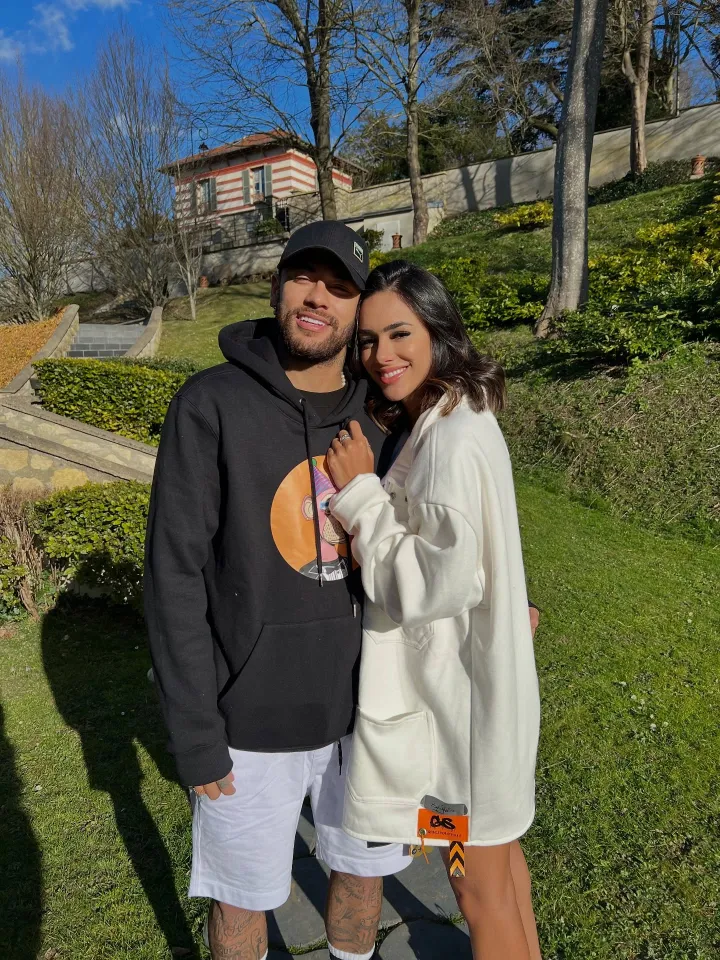 Neymar và bạn gái xinh đẹp&nbsp;Bruna Biancardi