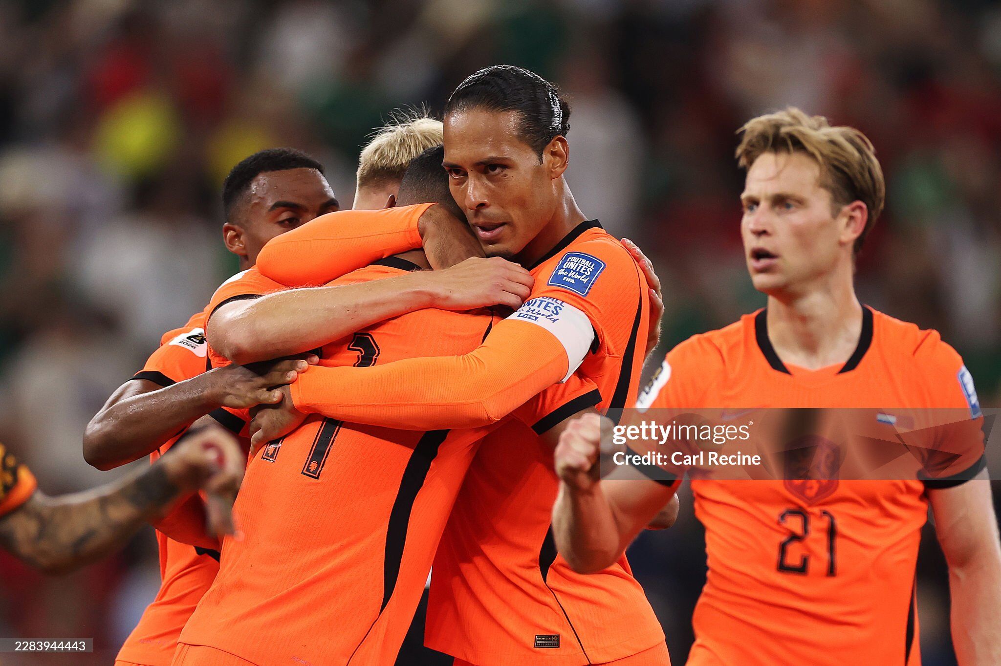 Hà Lan đấu Morocco: Sao Liverpool vỡ òa cảm xúc sau bàn thắng đặc biệt - 10