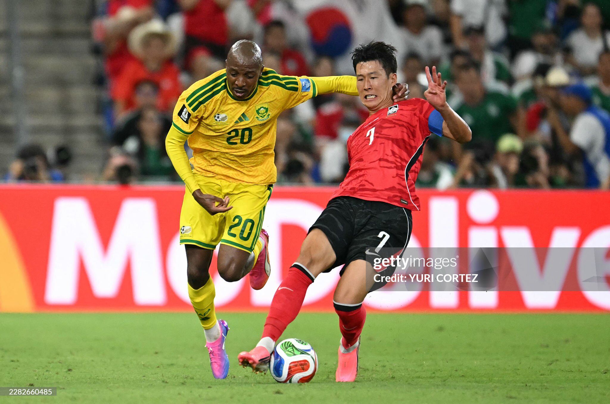 Son Heung Min rất nỗ lực nhưng hai cánh của Hàn Quốc hoàn toàn tê liệt