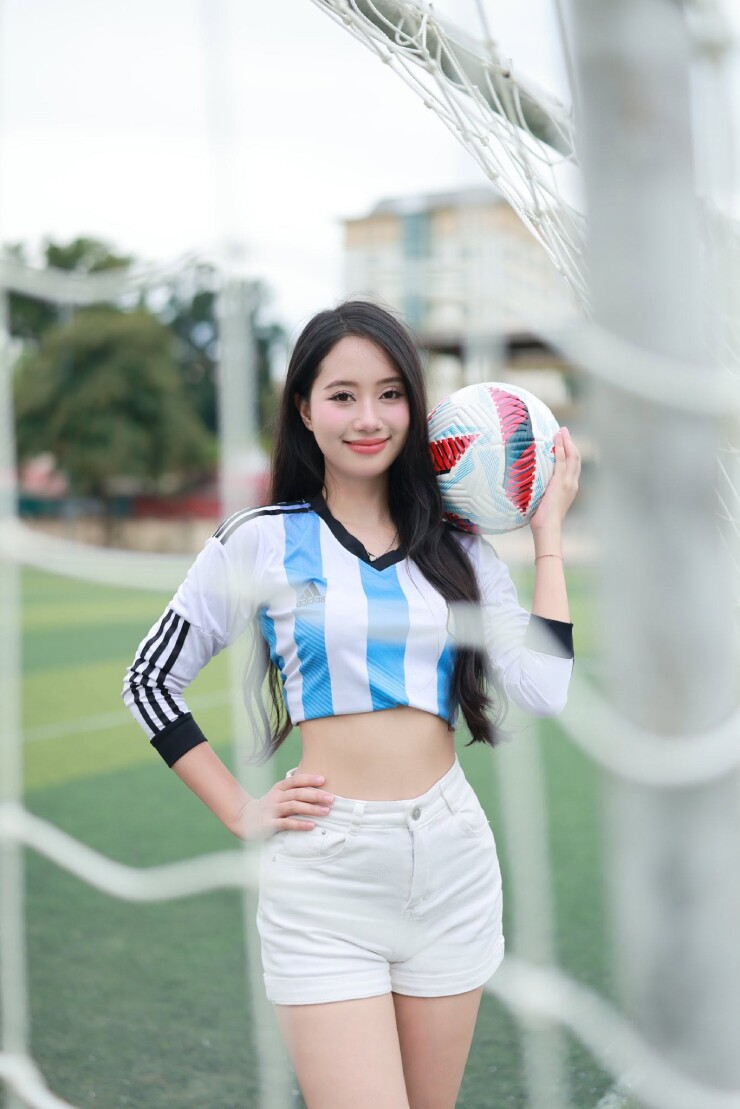 Cô ngưỡng mộ Messi cả về tài năng lẫn sự chung thủy 