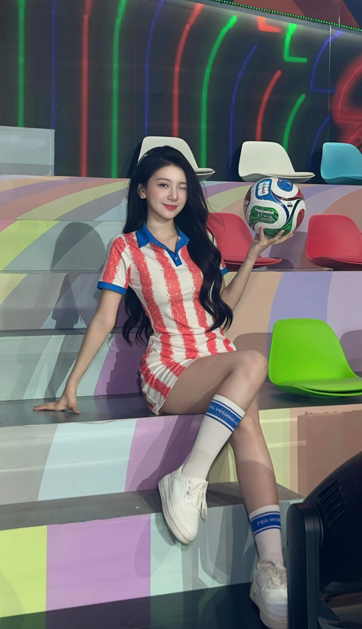Thùy Dung là đại diện fan Paraguay ở "Nóng cùng World Cup 2026"
