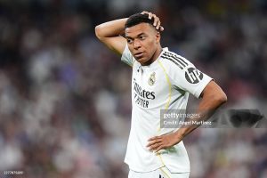 Mbappe bị soi mói như Ronaldo thời đỉnh cao, cựu sao Real Madrid bênh vực