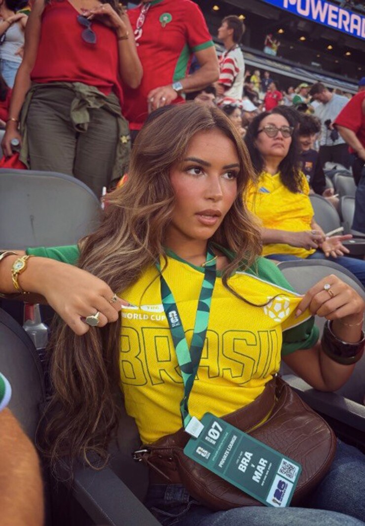 Gabriela Moura có mặt trên khán đài để tiếp lửa cho Brazil trong trận hòa Morocco