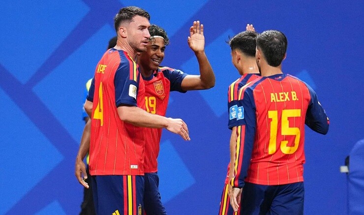 Tây Ban Nha trình diễn màn tấn công bùng nổ để đánh bại Saudi Arabia với tỷ số 4-0
