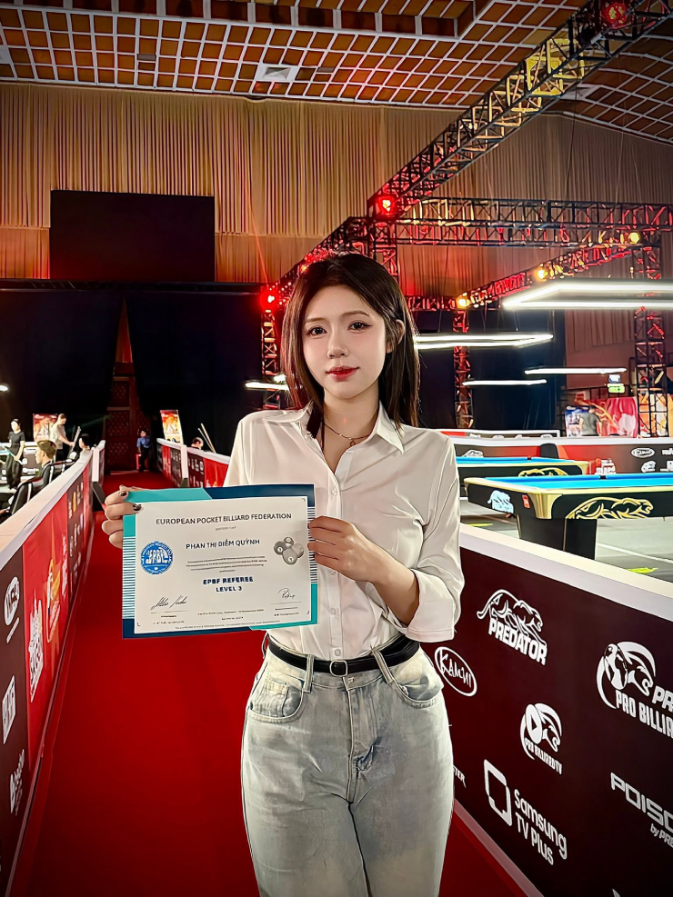 Nữ trọng tài bi-a đẹp nóng bỏng, gây xốn xang ở "Nóng cùng World Cup 2026" - 5