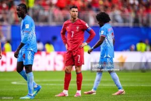 Ronaldo có làm loạn phòng thay đồ ĐT Bồ Đào Nha, Dalot tiết lộ tin mới nhất