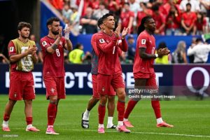 Ronaldo tỏa sáng giúp Bồ Đào Nha so kè quyết liệt ngôi đầu bảng xếp hạng World Cup