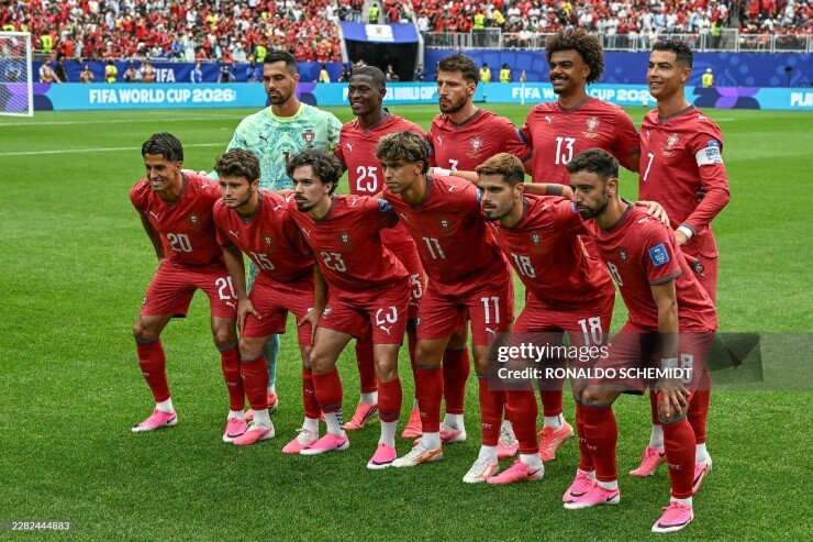 Bồ Đào Nha trở nên đáng sợ hơn khi Ronaldo chấp nhận gạt bỏ cái "tôi"