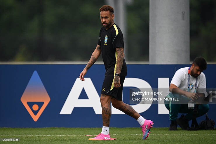 Neymar vẫn chưa thể thi đấu trở lại