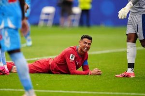 Sự thật phũ phàng: Ronaldo có đang là gánh nặng của Bồ Đào Nha?