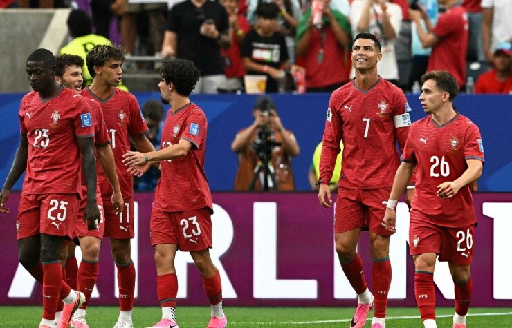 Ronaldo lập cú đúp, Bồ Đào Nha đại thắng