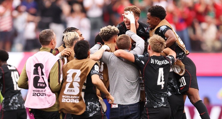 Canada giành vé vào vòng 1/8 World Cup 2026
