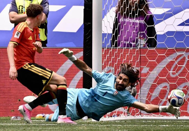 Thủ môn Beiranvand cứu thua xuất sắc cho ĐT Iran