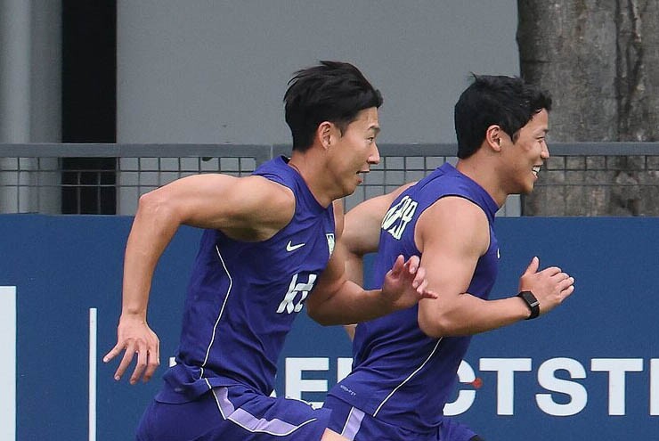 Son Heung Min nỗ lực tập luyện