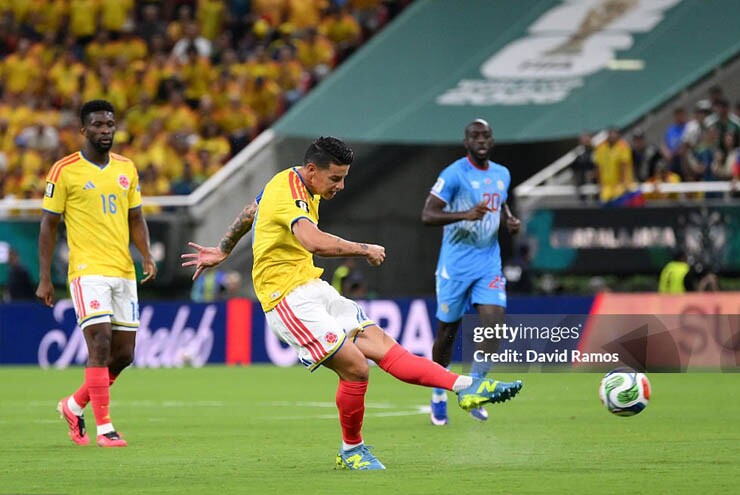 Colombia không thể ghi bàn trong hiệp một