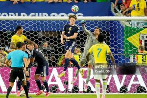 MU muốn mua thêm thủ môn, Chủ tịch FIFA bị nghi trục lợi từ World Cup (Clip tin nóng)