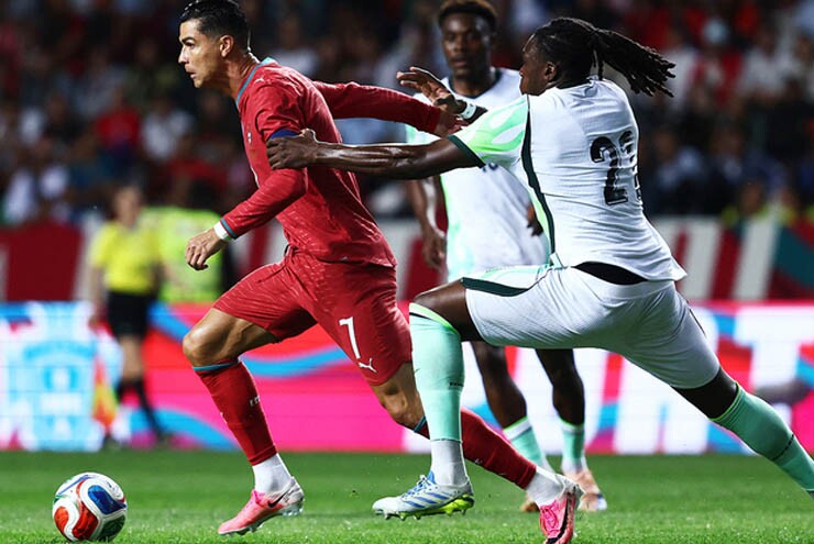 Ronaldo gặp nhiều khó khăn