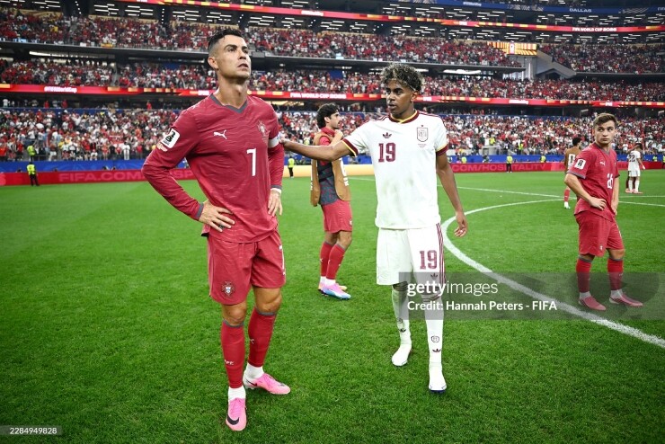 Tây Ban Nha "tiễn" Bồ Đào Nha và Ronaldo về nước