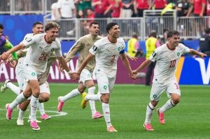 Anh hào vào tứ kết World Cup: Morocco ghi danh lịch sử