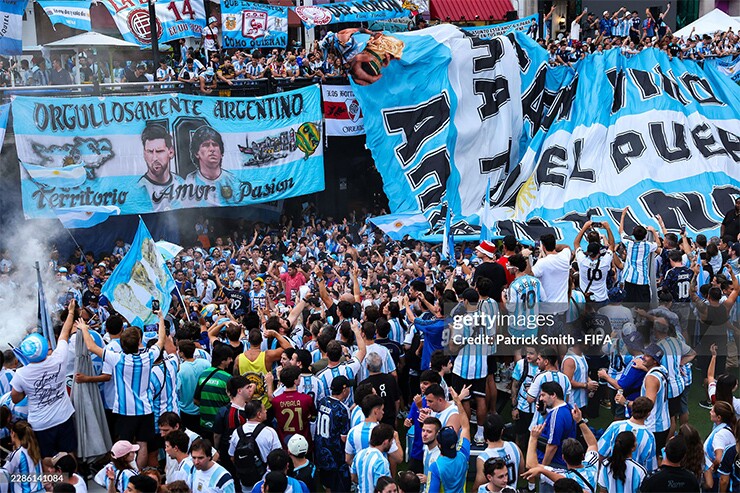 CĐV Argentina ẩu đả náo loạn Atlanta, hâm nóng đại chiến ĐT Anh ở bán kết World Cup - 5