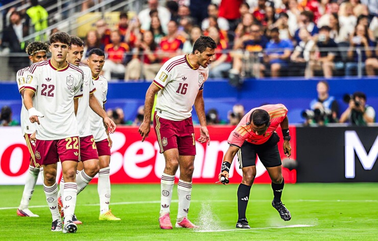 La Roja đứng trước cơ hội phá kỷ lục của tuyển Ý