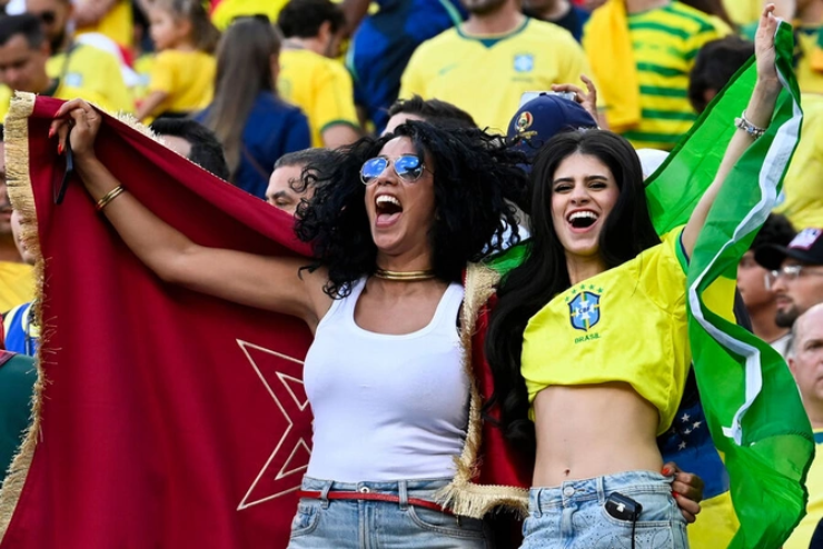 Nói về vẻ đẹp, sự bốc lửa, fan nữ Brazil luôn nằm trong top đầu 