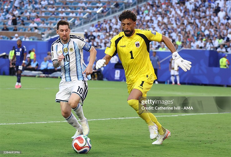 Thủ môn Vozinha trở thành hiện tượng mạng sau màn trình diễn ấn tượng tại World Cup