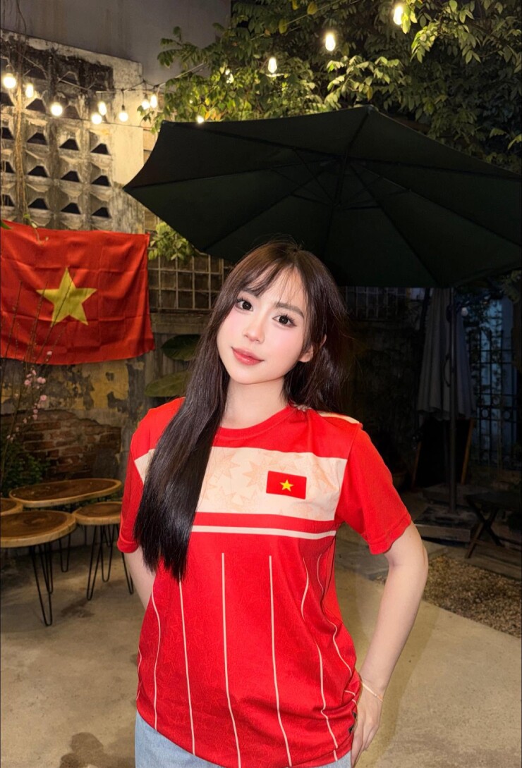 Hot girl người Lào Maysaa gây chú ý với bài đăng sau trận thua của Đức & Hà Lan - 6