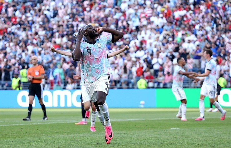 Lukaku ăn mừng bàn thắng vào lưới Mỹ