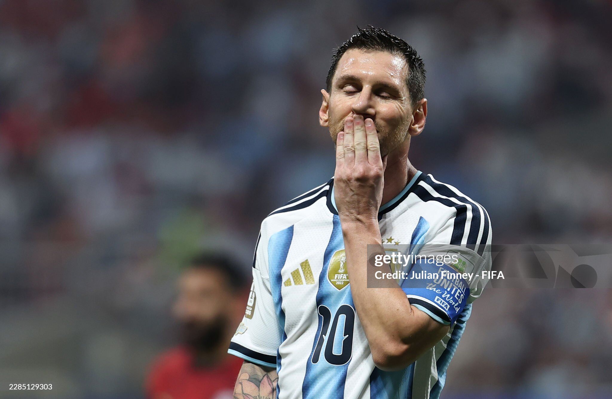 Messi đá hỏng penalty trong hiệp 1 và chơi khá tệ