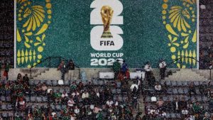 Vì sao trận Mexico – Ecuador bị hoãn 1 giờ, FIFA quy định như thế nào về sự cố World Cup?