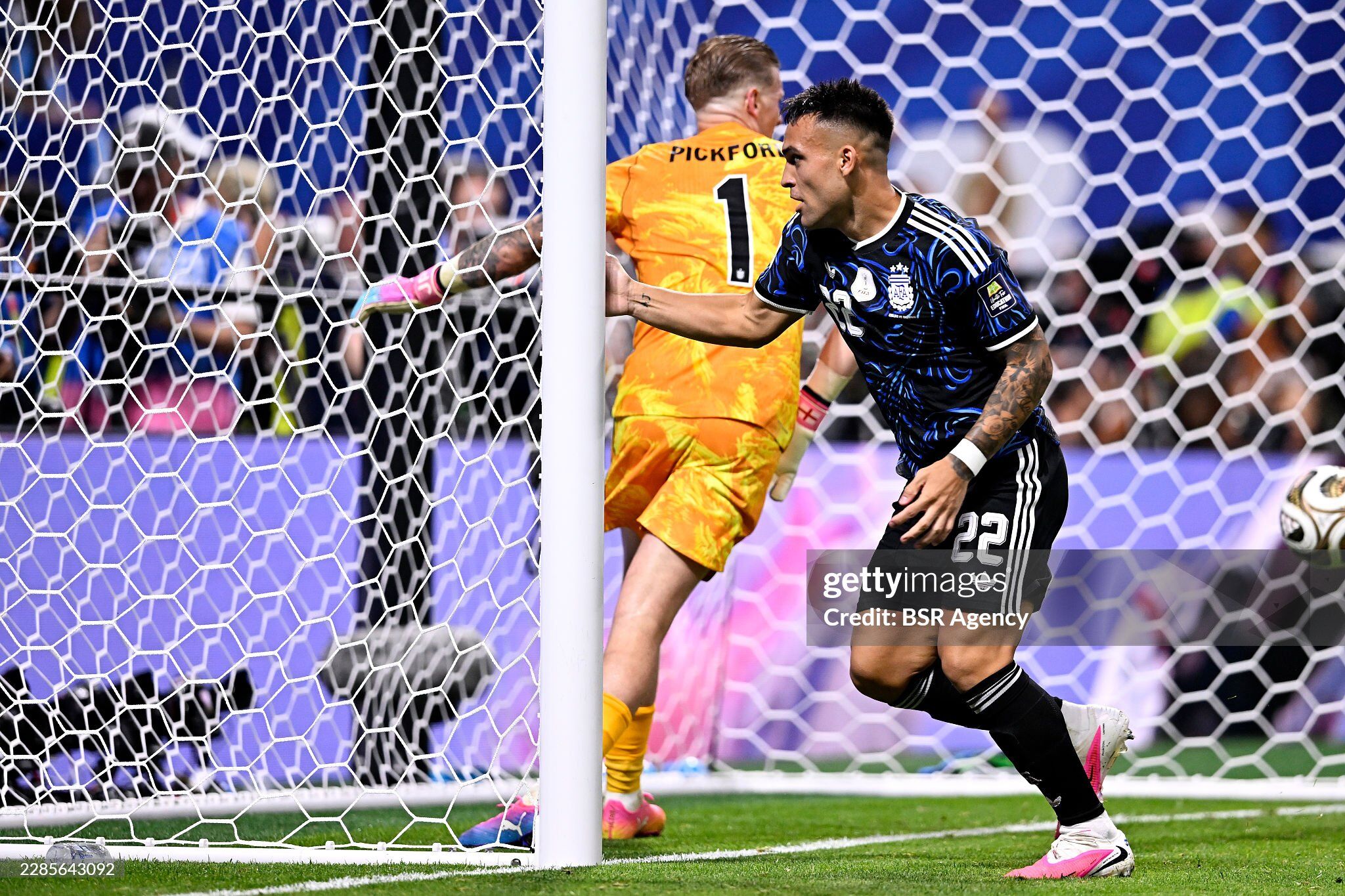 Thư hùng Anh - Argentina: Messi cú đúp kiến tạo, Martinez ghi bàn thắng "vàng" phút 90+2 - 3