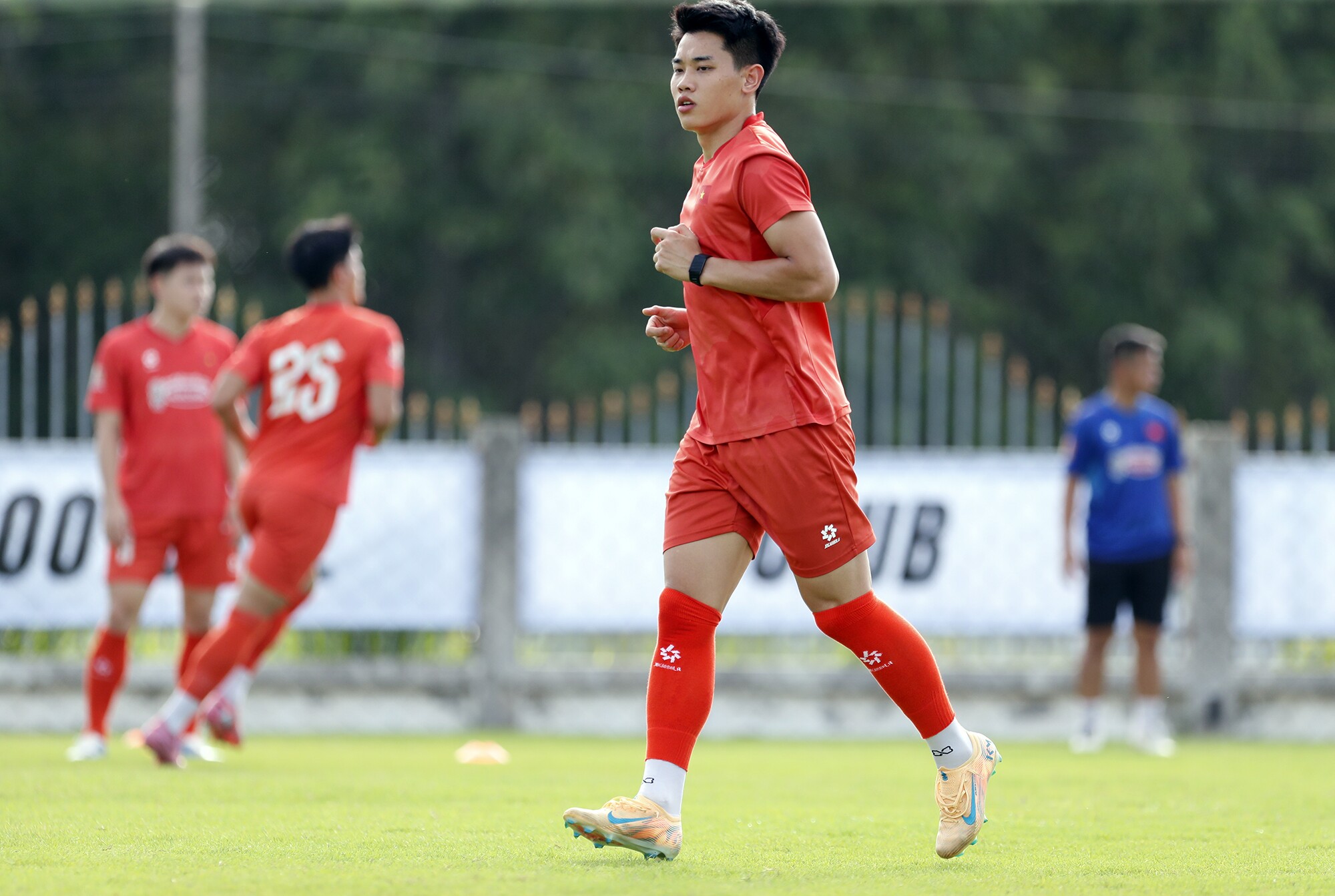 Đình Bắc thể hiện sự tự tin sau khi toả sáng trong màu áo ĐT Việt Nam ở trận giao hữu trước Myanmar mới đây.