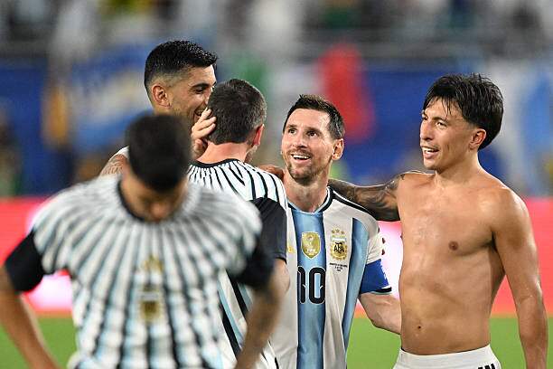 Messi và các đồng đội đầy vất vả vượt qua Cape Verde