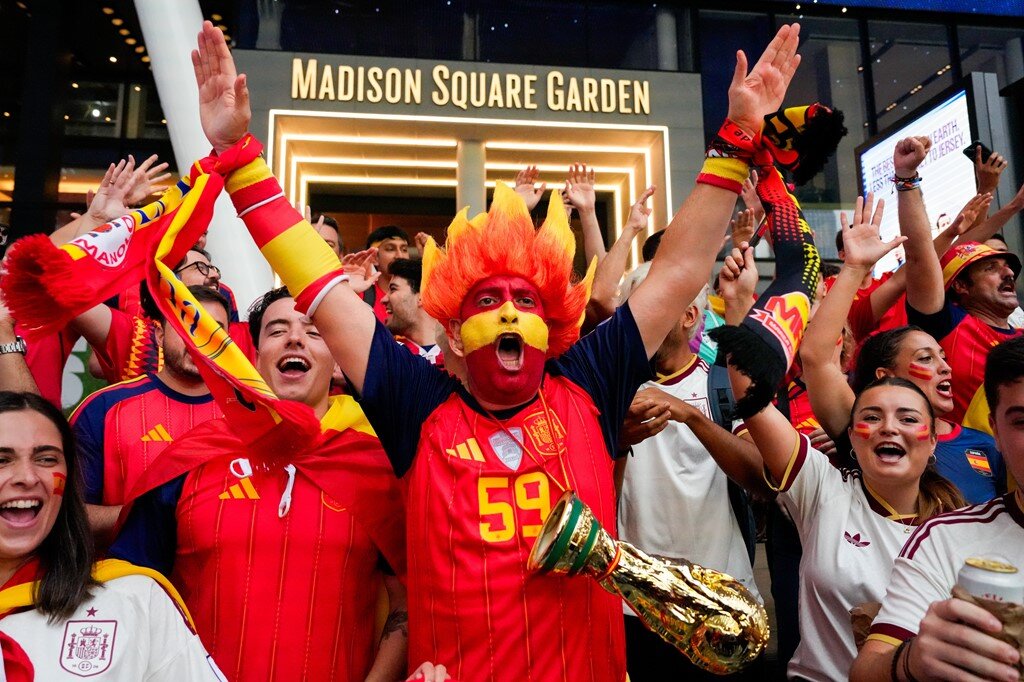 Trực tiếp fan Argentina - Tây Ban Nha mở hội: Rực rỡ sắc màu chung kết World Cup - 2