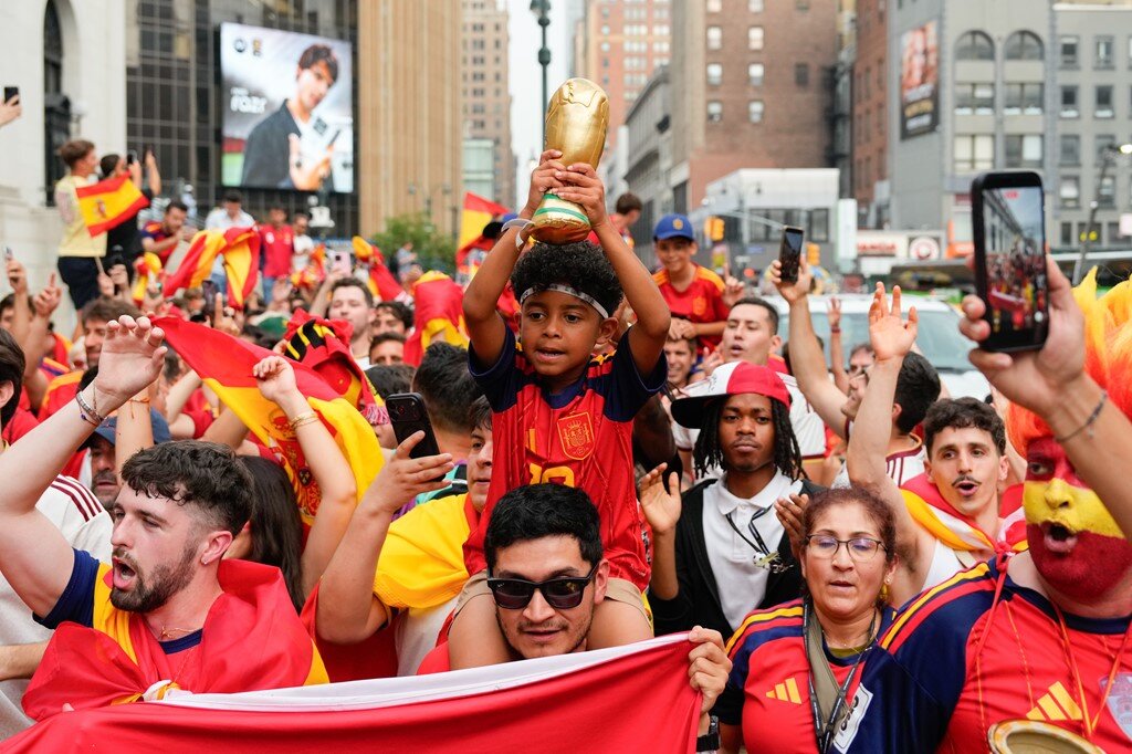 Trực tiếp fan Argentina - Tây Ban Nha mở hội: Rực rỡ sắc màu chung kết World Cup - 4