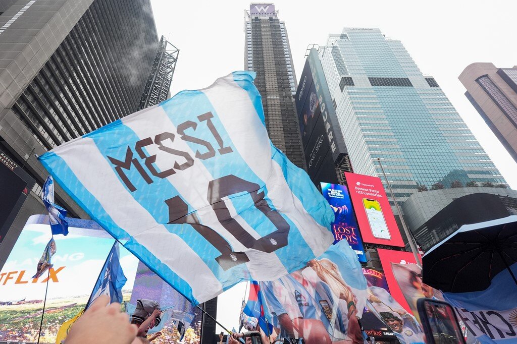 Trực tiếp fan Argentina - Tây Ban Nha mở hội: Rực rỡ sắc màu chung kết World Cup - 1