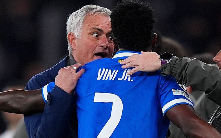 HLV Mourinho muốn giữ Vinicius, nhưng không phải bằng mọi giá
