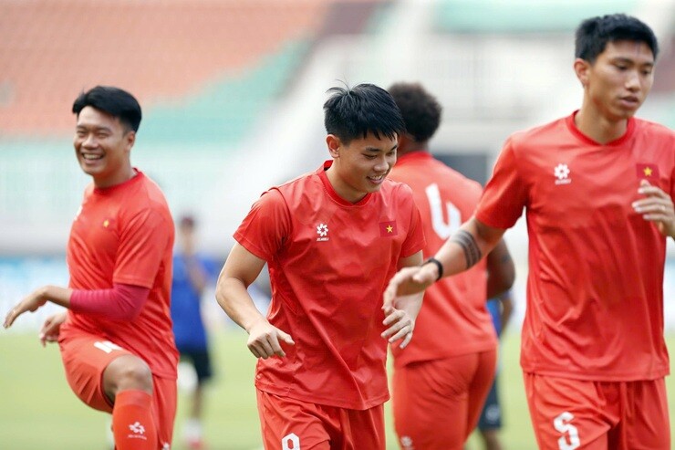Truyền thông Indonesia đánh giá cao Đình Bắc, dù tiền đạo sinh năm 2004 vừa có trận đấu không như ý trước Singapore.
