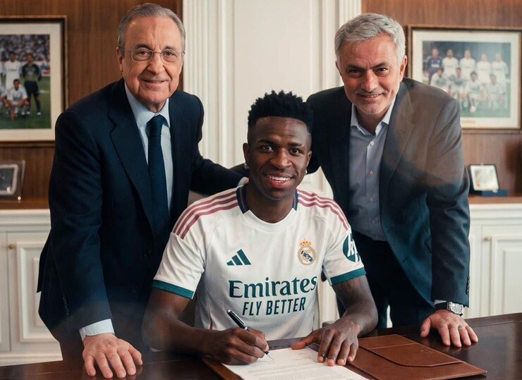 Vinicius quyết định ở lại Real Madrid
