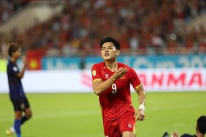 ĐT Việt Nam vào bán kết AFF Cup: Đình Bắc hóa “siêu nhân”, báo động Quang Hải