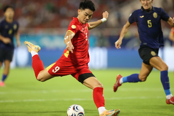 Tiền đạo 21 tuổi đang có 4 pha lập công, vươn lên dẫn đầu danh sách Vua phá lưới AFF Cup 2026