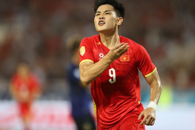 Đỉnh cao Đình Bắc "độc diễn" xé lưới Campuchia, dẫn đầu Vua phá lưới AFF Cup - 5